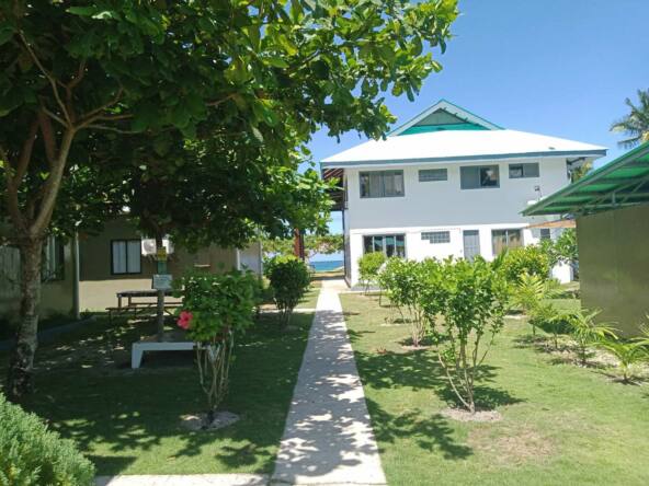 Siargo_Phillipines_Yard_Ocean_View