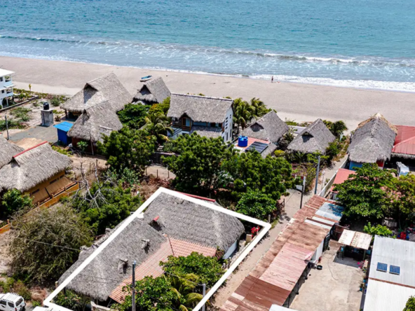 Vibra-beach-guesthouse-in-playa-guasacate