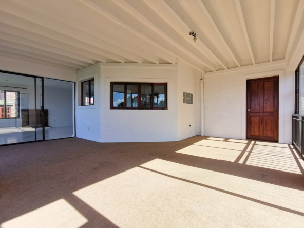 5-bedroom-oceanview-at-jeffreys-bay