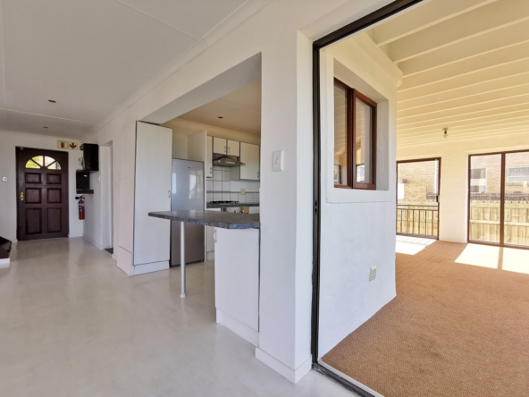 5-bedroom-oceanview-at-jeffreys-bay