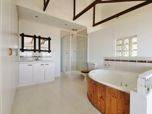 5-bedroom-oceanview-at-jeffreys-bay