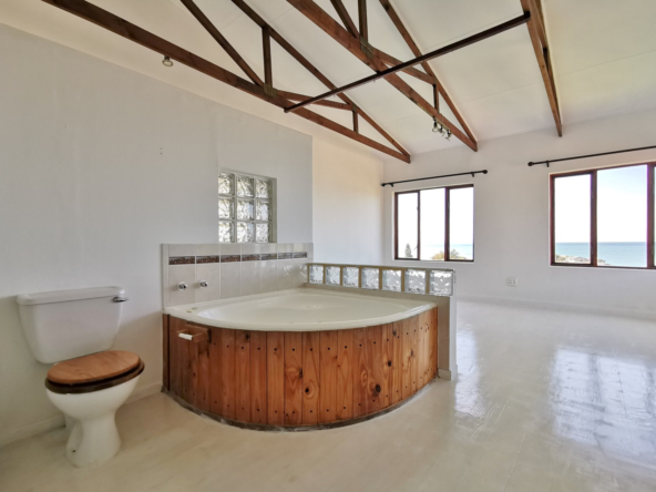 5-bedroom-oceanview-at-jeffreys-bay