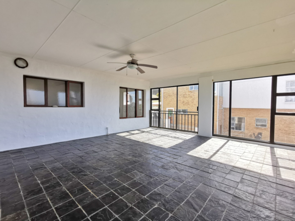 5-bedroom-oceanview-at-jeffreys-bay