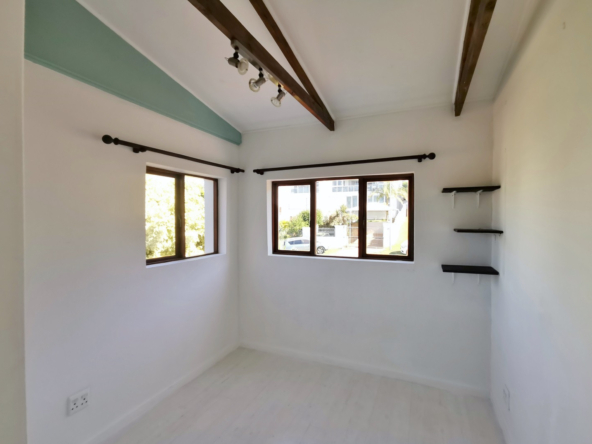5-bedroom-oceanview-at-jeffreys-bay