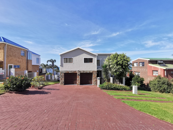 5-bedroom-oceanview-at-jeffreys-bay