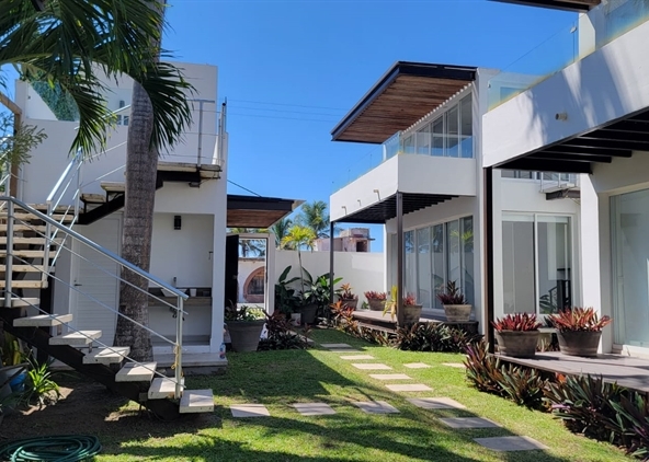 luxurious-surf-resort-in-pascuales
