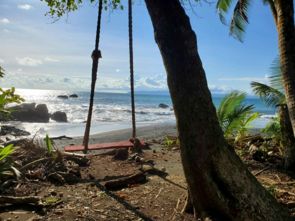 pavones-titled-lot-close-to-the-beach