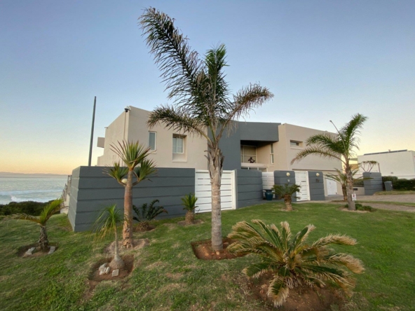 7-bedroom-surf-view-above-jeffreys-bay