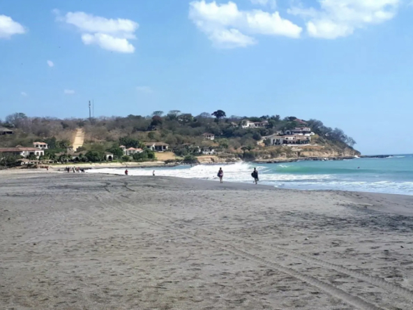 1-acre-ranch-with-2-bedroom-ncome-villa