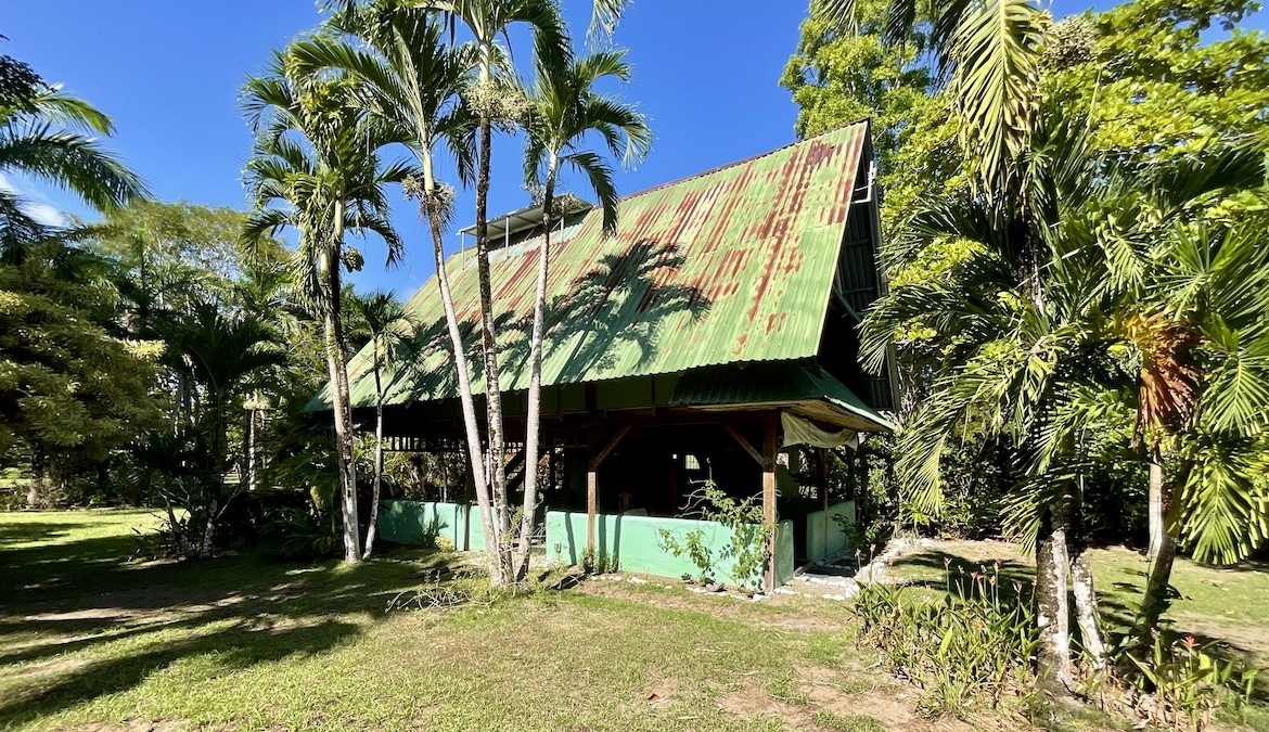 punta-sonada-point-break-estate