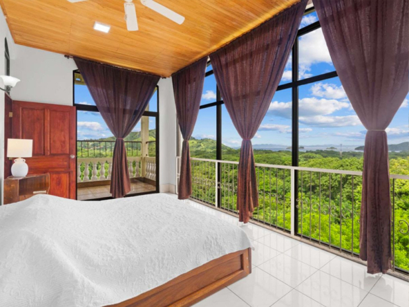 ocean-view-homes-with-19-rooms-playas-del-coco