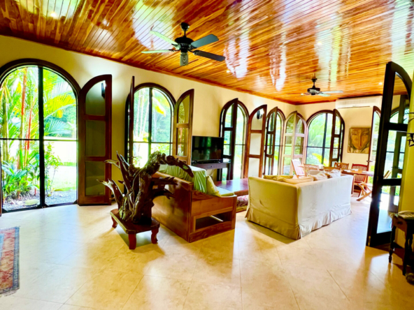 pavones-beach-resort-costa-rica