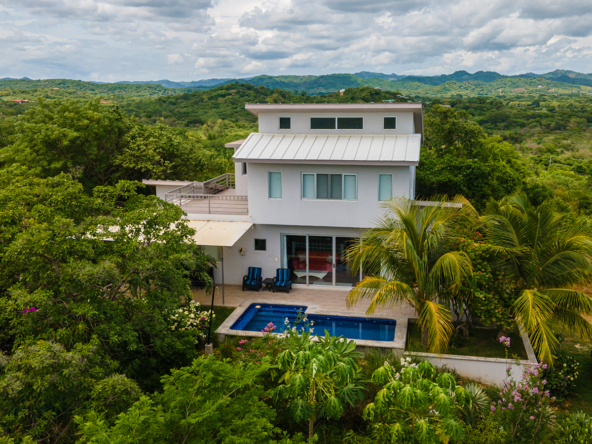 casa-loma-del-mar-ocean-view-home