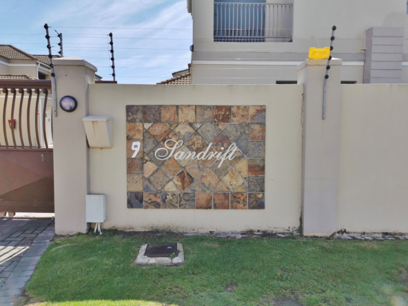 2-bedroom-villa-at-jeffreys-bay