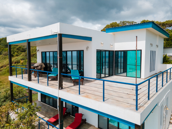 luxury-surf-villa-popoyo