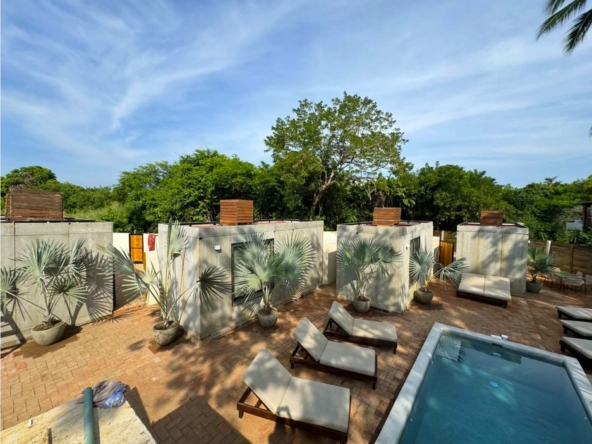 yoga-surf-shacks-at-la-saladita
