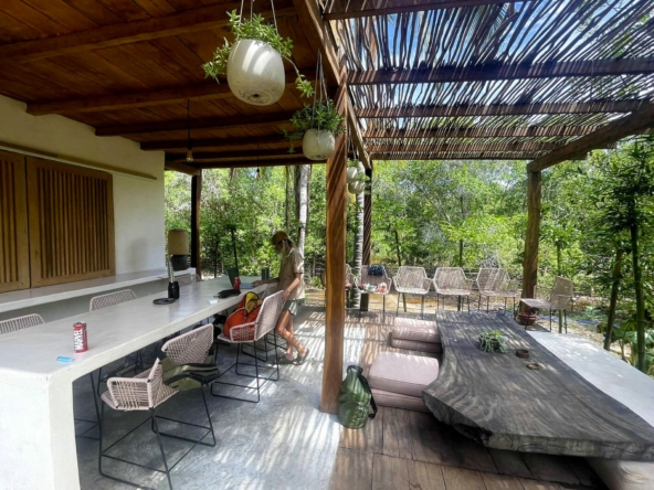 yoga-surf-shacks-at-la-saladita
