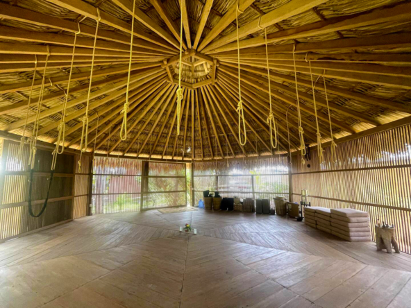 yoga-surf-shacks-at-la-saladita