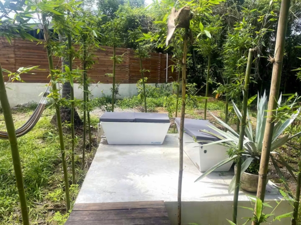 yoga-surf-shacks-at-la-saladita
