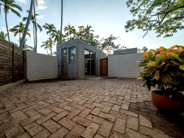 yoga-surf-shacks-at-la-saladita