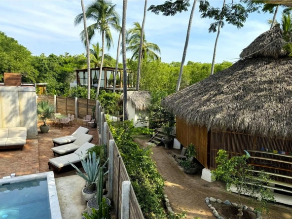 yoga-surf-shacks-at-la-saladita