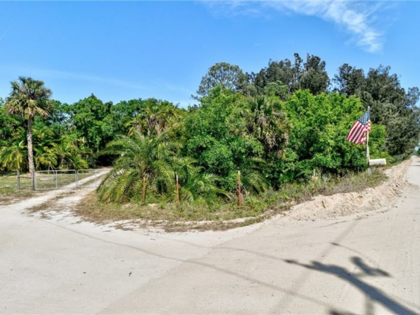fellsmere-florida-the-point-surf-park-property