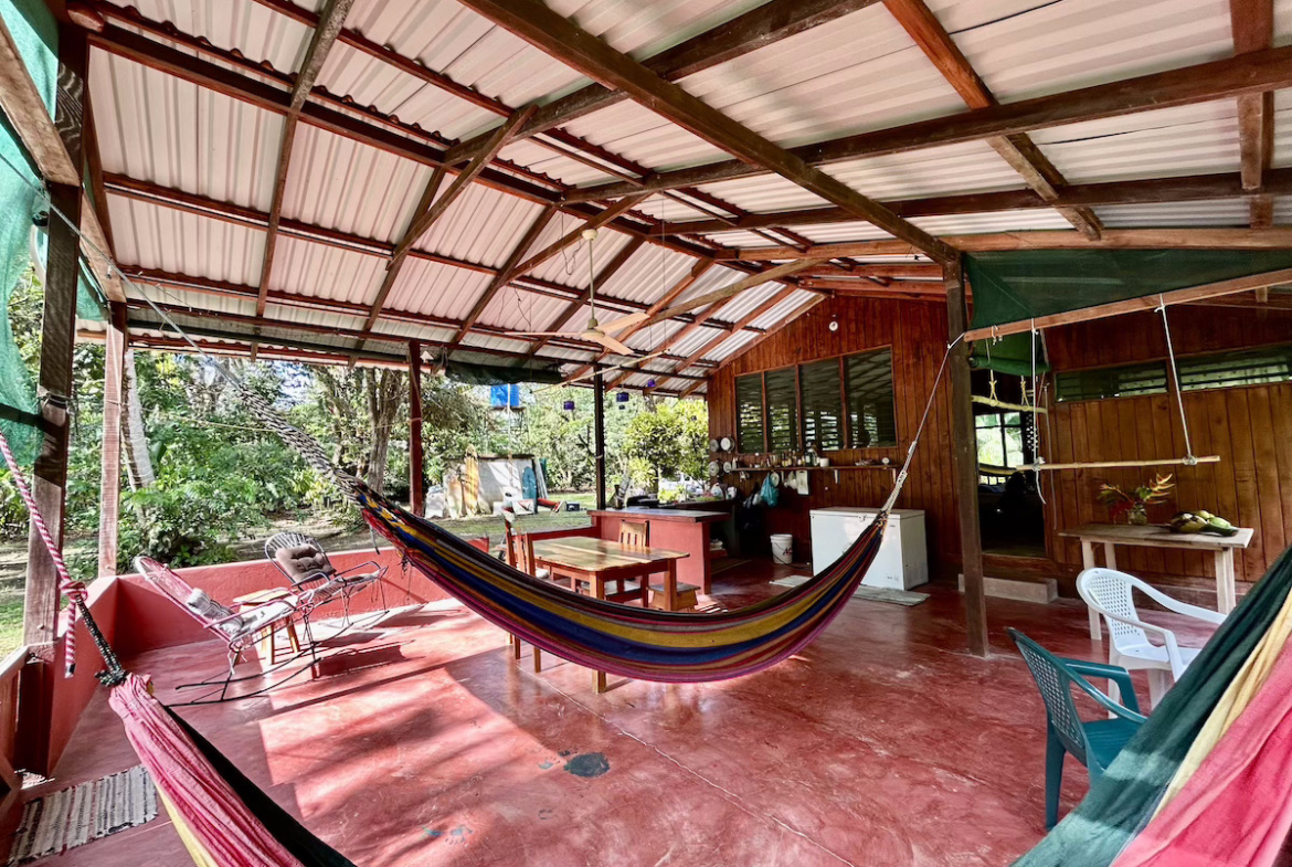sombrero-beach-surf-shack-osa-peninsula