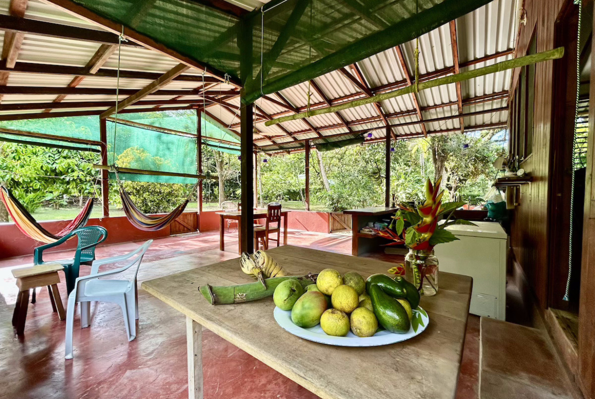 sombrero-beach-surf-shack-osa-peninsula