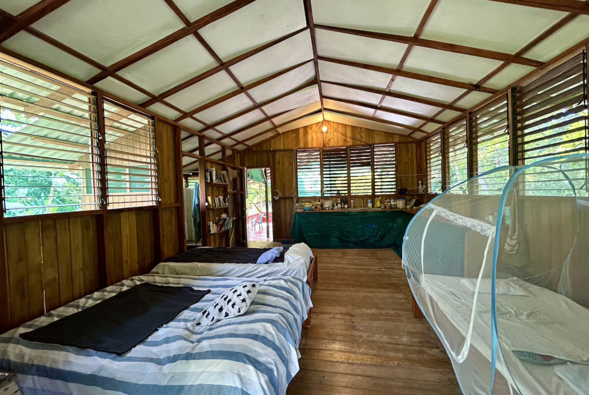sombrero-beach-surf-shack-osa-peninsula