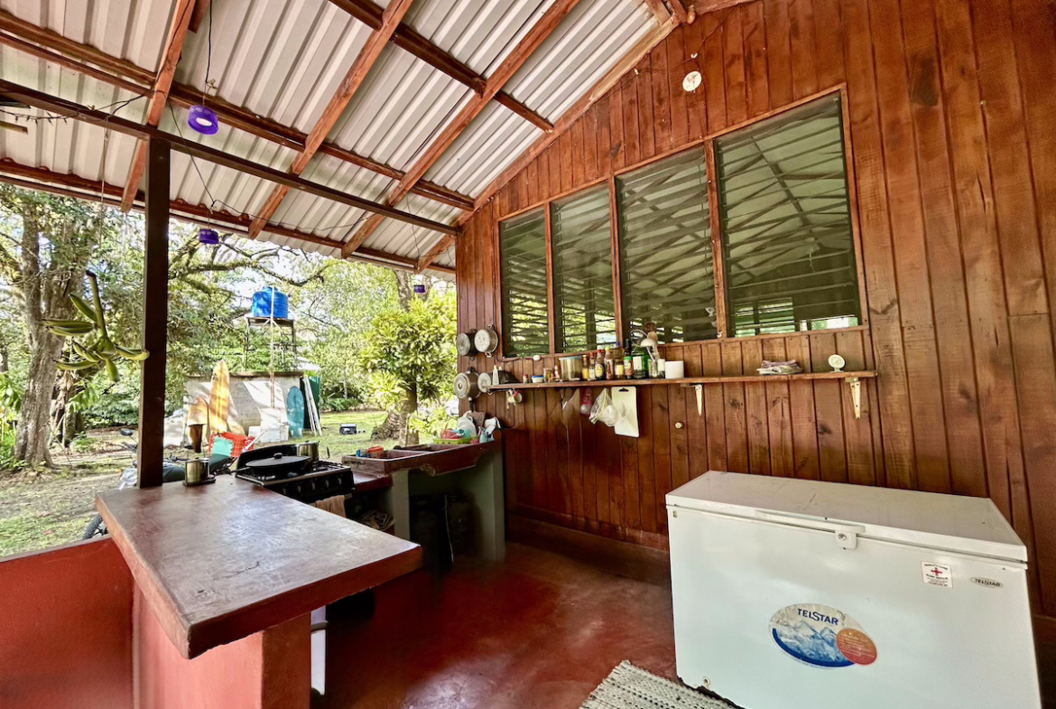 sombrero-beach-surf-shack-osa-peninsula