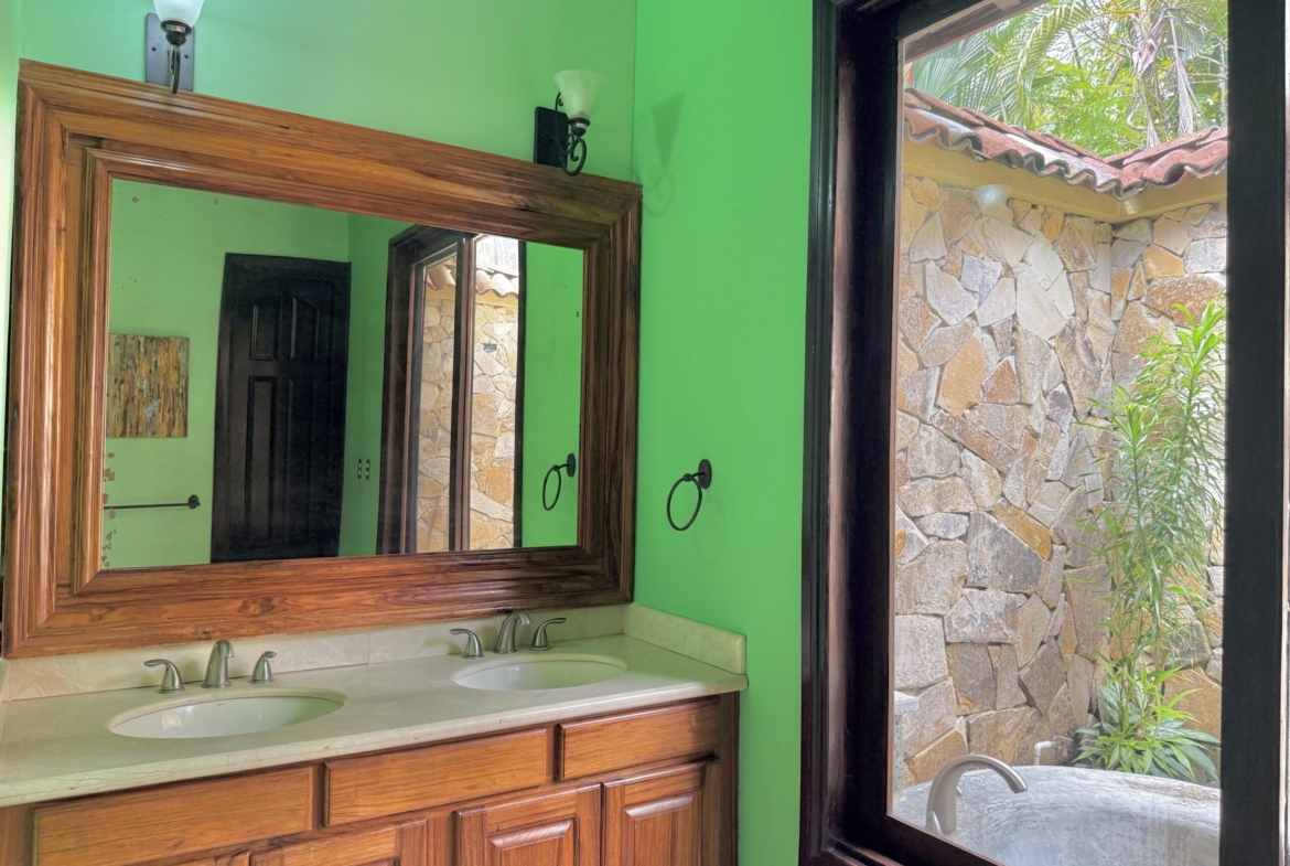 pavones-walk-to-the-beach-hacienda-home-for-sale