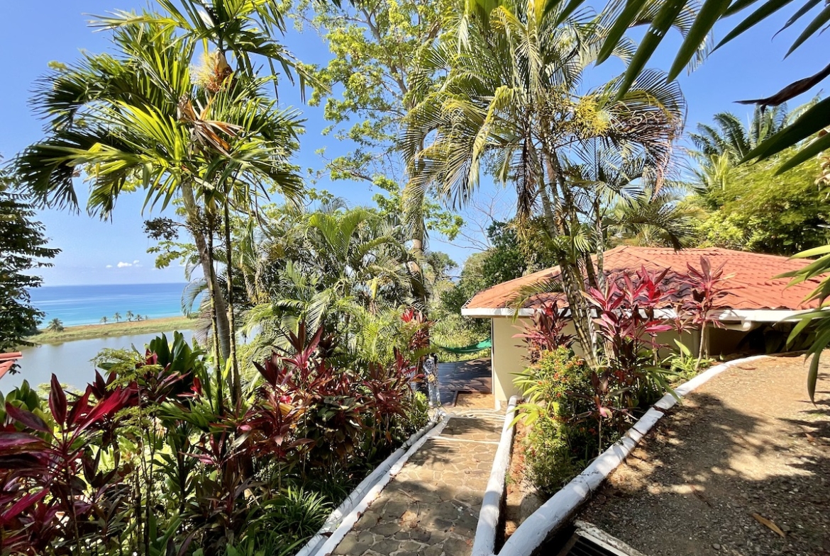 spectacular-ocean-view-resort-property