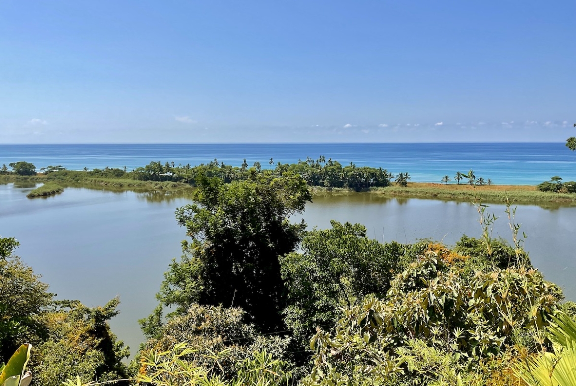 spectacular-ocean-view-resort-property