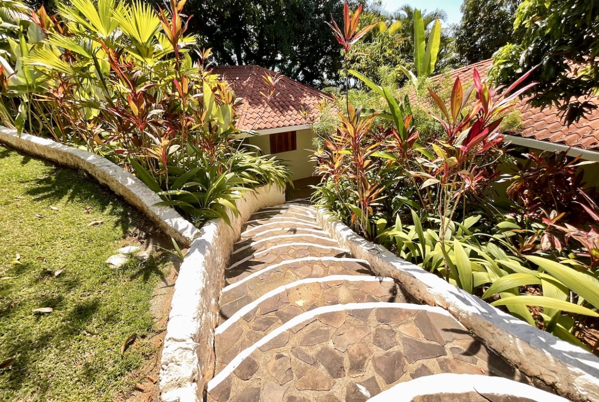 spectacular-ocean-view-resort-property