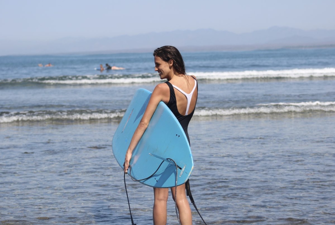 playa-saladita-surfer-girl